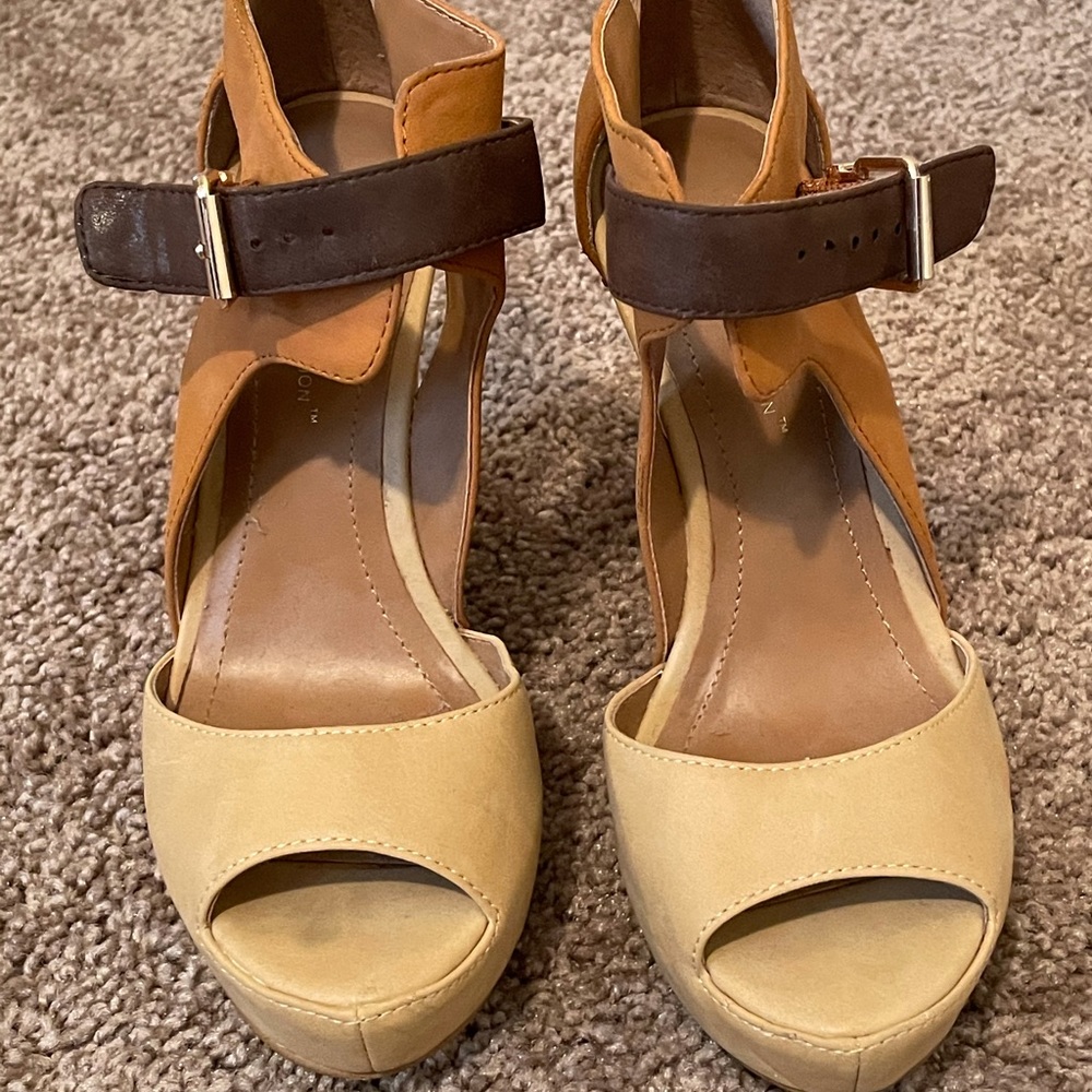 Bcbg Color Block Wedge, Excellent Condition - image 5